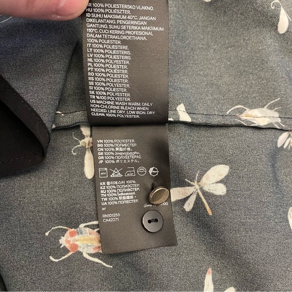 H&M blouse insect print button up - Picture 9 of 9